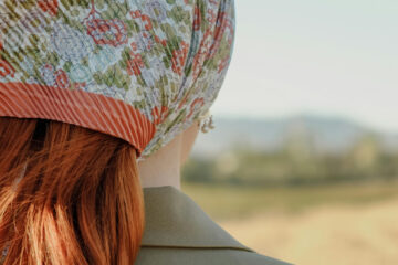 FI - Should Women Cover Their Heads with Scarfs When Coming to Church