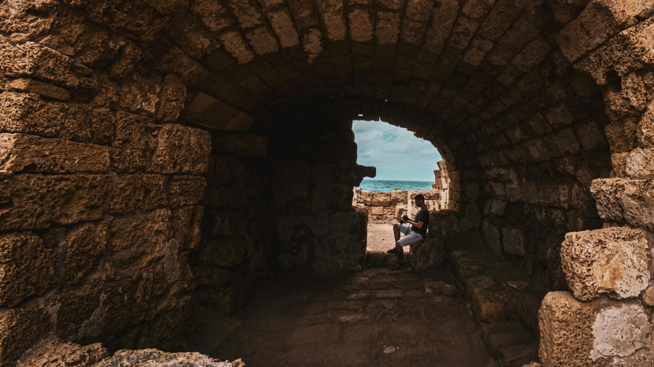 FI - Be Wary of How Hypocrites Behave Towards You