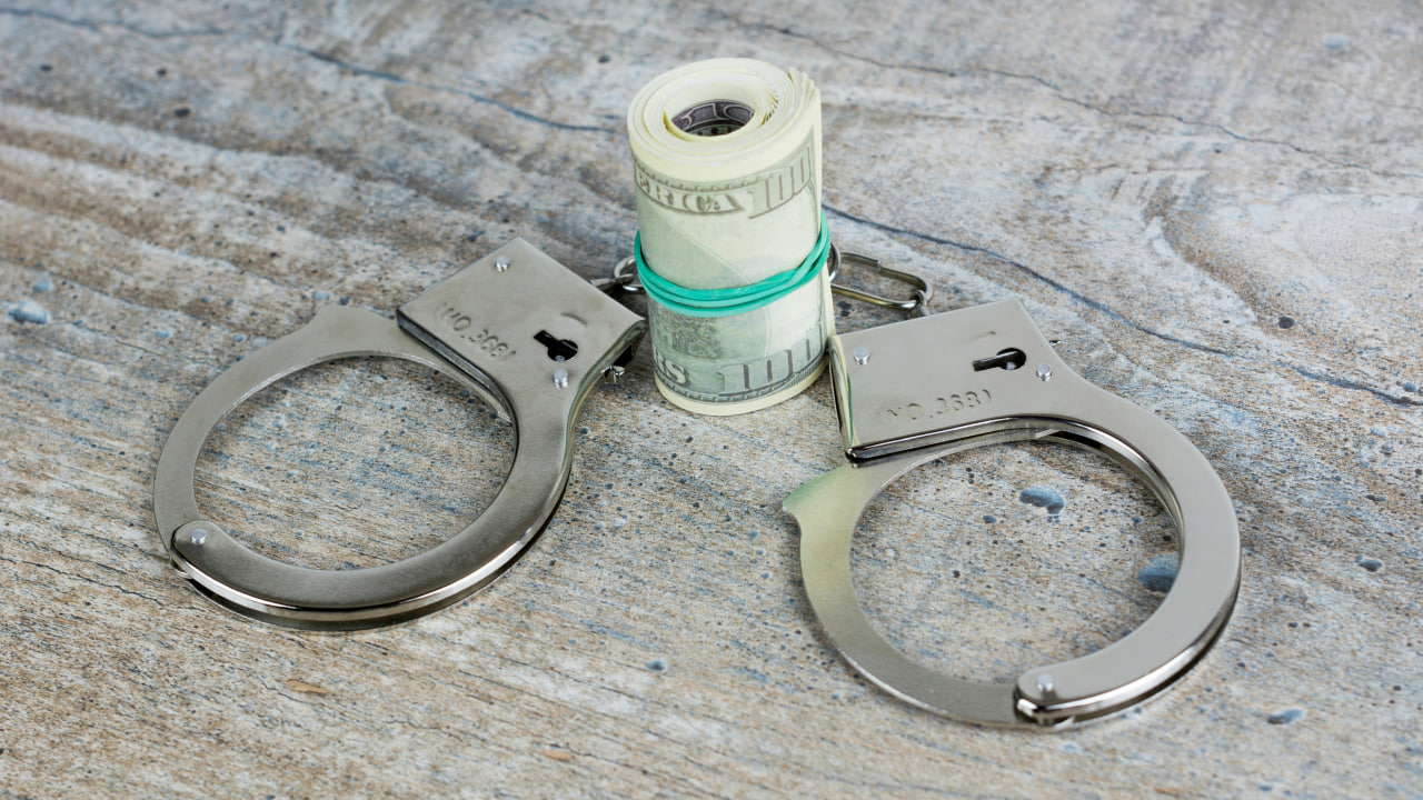 FI - Taking Bribes Can Destroy Your Focus