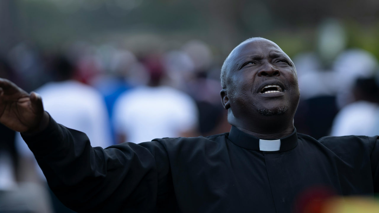 FI - Celebrate Your Pastor While He's Available